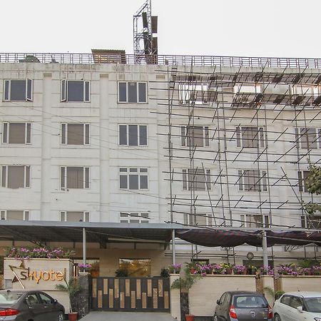 Oyo 12496 Skyotel Lucknow Exterior foto